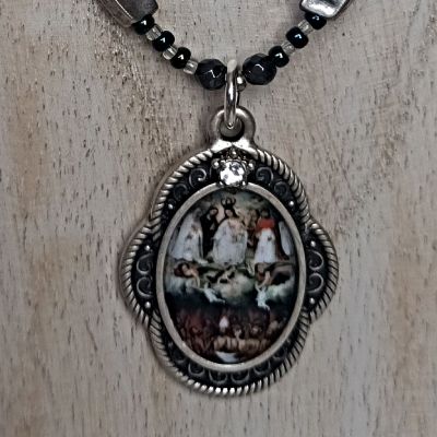 Colgantes y Relicarios artesanales, medallas católicas vintage
